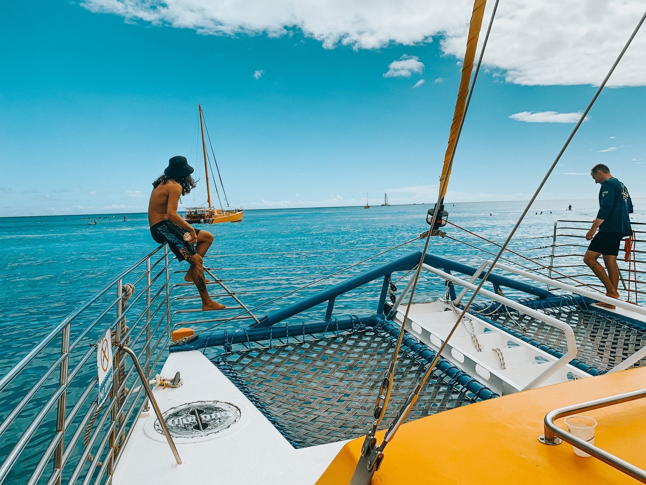 Manu Kai Private Morning Ceremony Sail: Honolulu 90-Minute Ash Scattering & Celebration photo 3