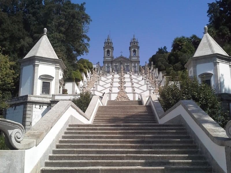Guimarães & Braga Day Trip from Porto: Castles, Bom Jesus and Vinho Verde