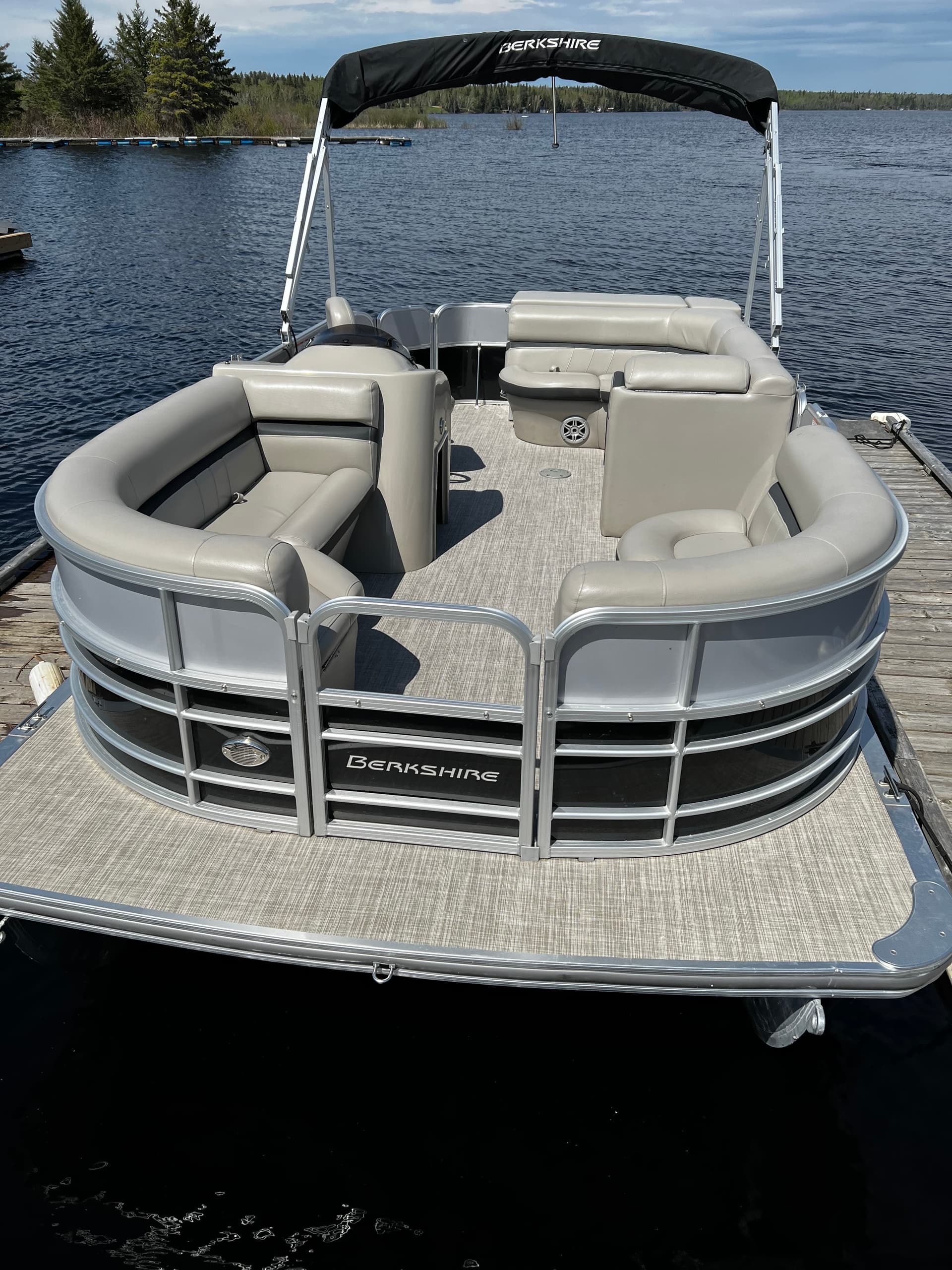 Water Activities at Falcon Lake Marina: Pontoon Adventures