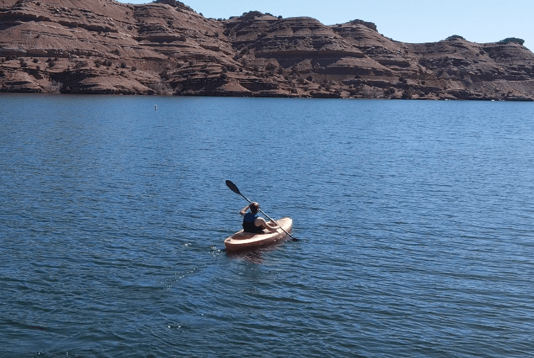 Kayak Rental at Alcova Resort: Glide Wyoming’s Stunning Reservoir