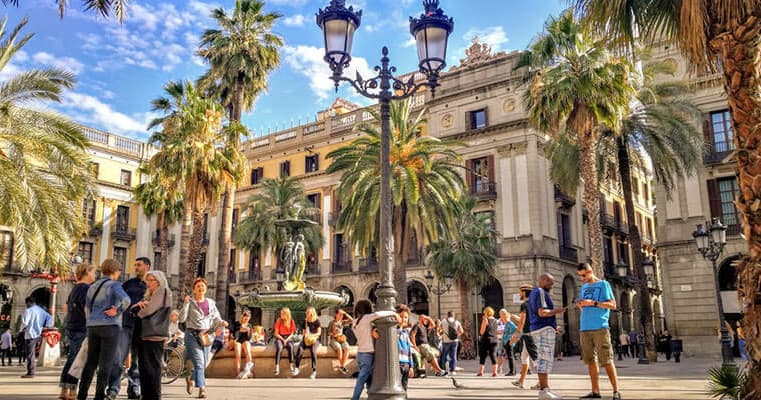 Historical Walking Tour of Barcelona Old Quarter by Spanish Trails