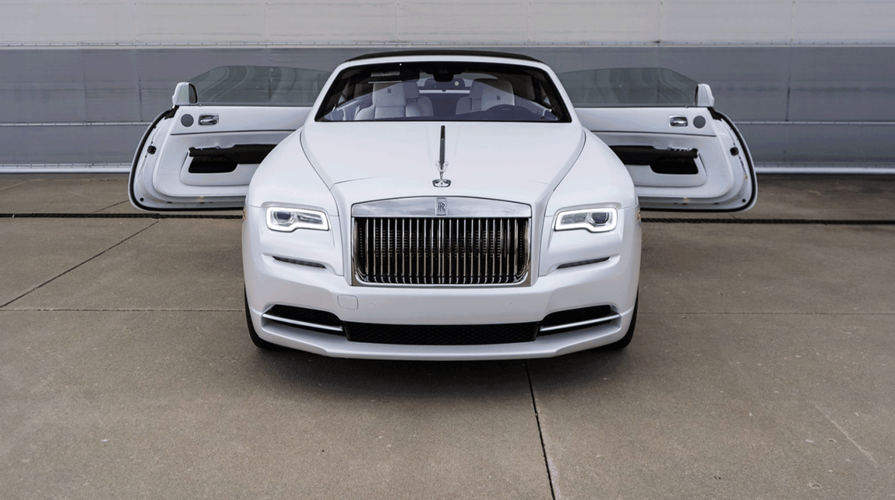 Luxury Car Experience with Rolls-Royce Dawn in the Cosmos