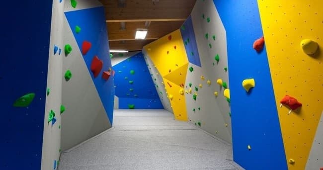 Outdoor Adventure Fun at Fundorena Trampolinpark & Boulder Arena