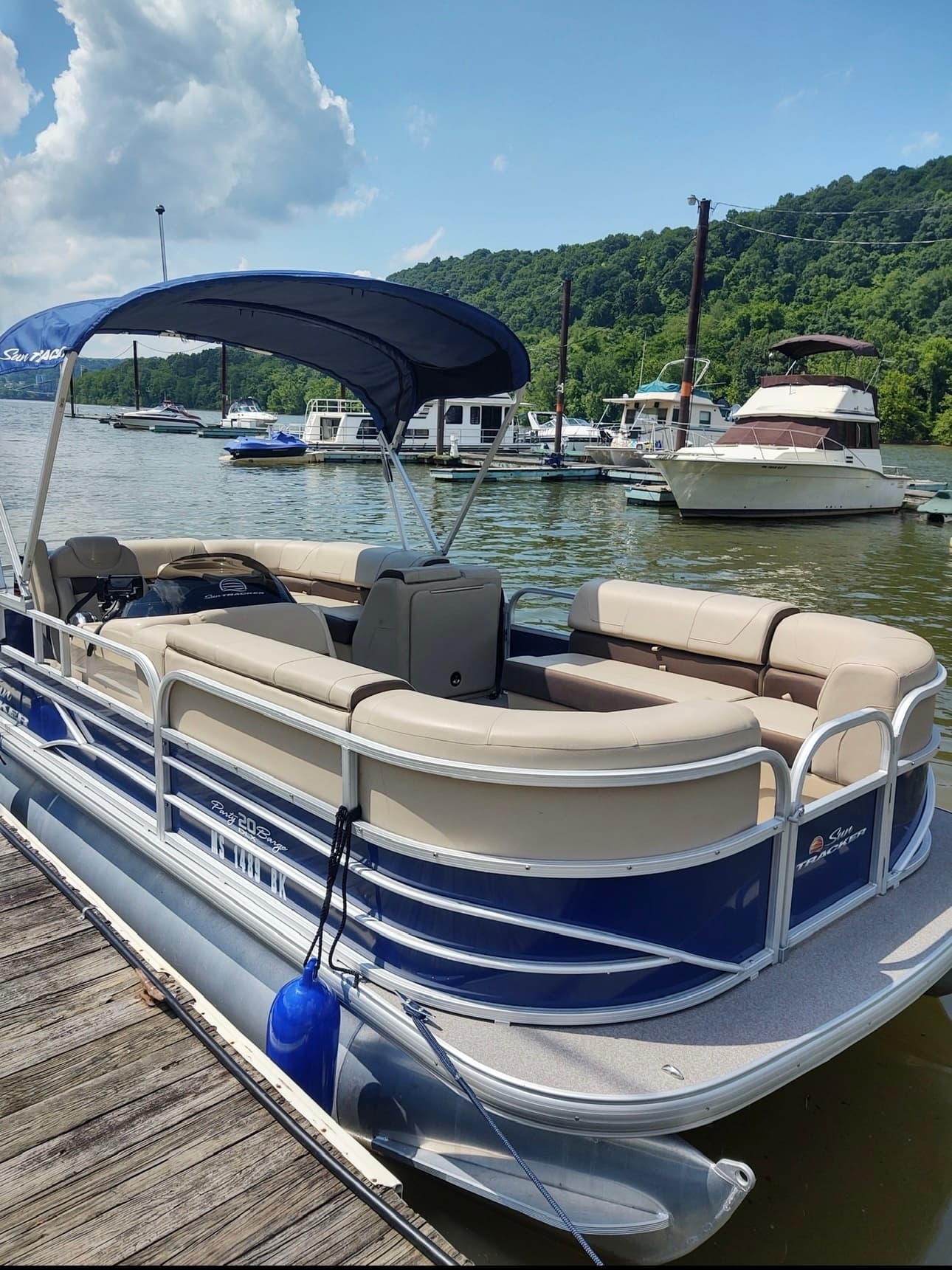 Party Barge Pontoon Rentals with Pittsburgh Boat Rental