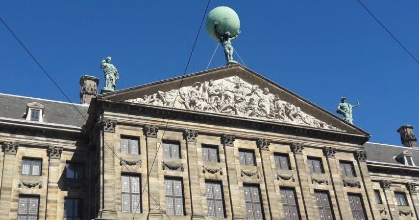 Urban History Walk with Cicerones in Amsterdam photo 1