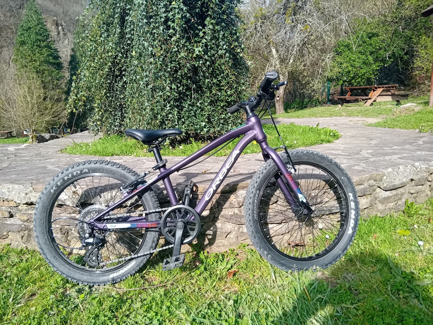 Family Bike Adventures with Leitzaran Bisitarien Etxea in Andoain