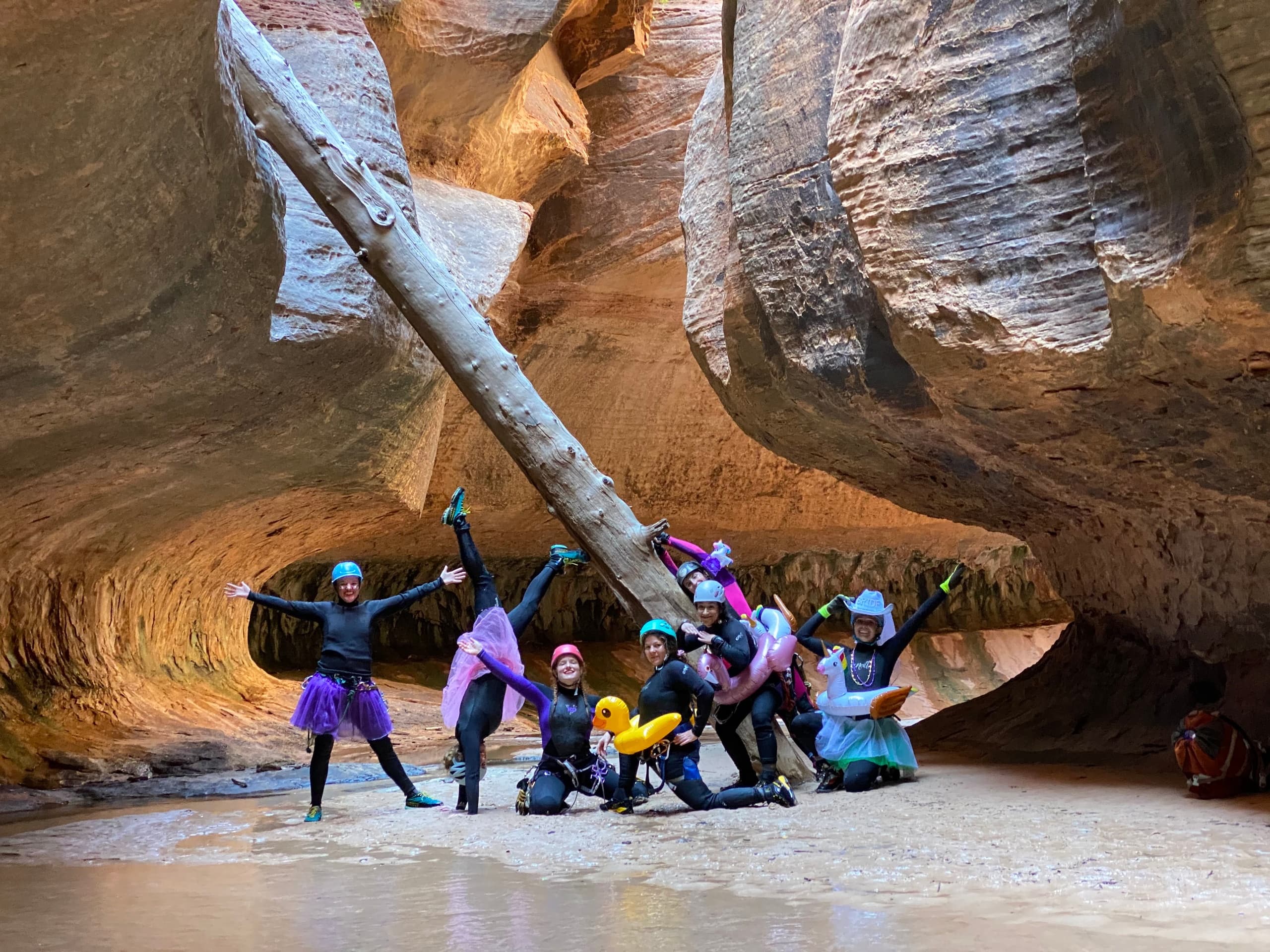 Custom Bach Party Adventure in Kanab: 4-Hour Private Redrock Celebration
