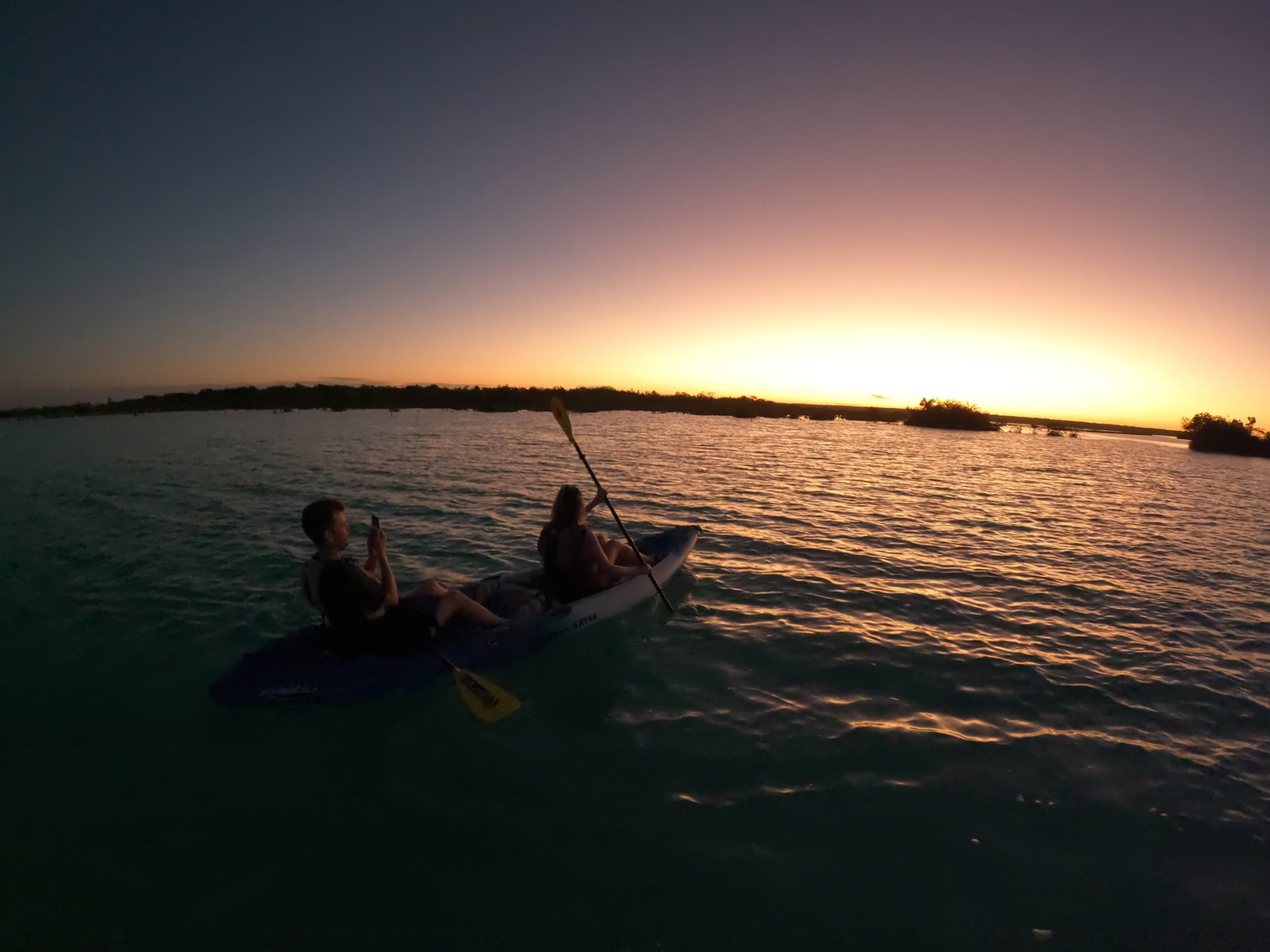 Bacalar Kayak Tour: Sunrise Paddle on Mexico’s Vibrant Lagoon