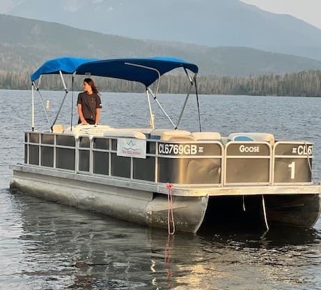 Pet-Friendly 25' Pontoon Boat Rentals at Grand Lake, CO