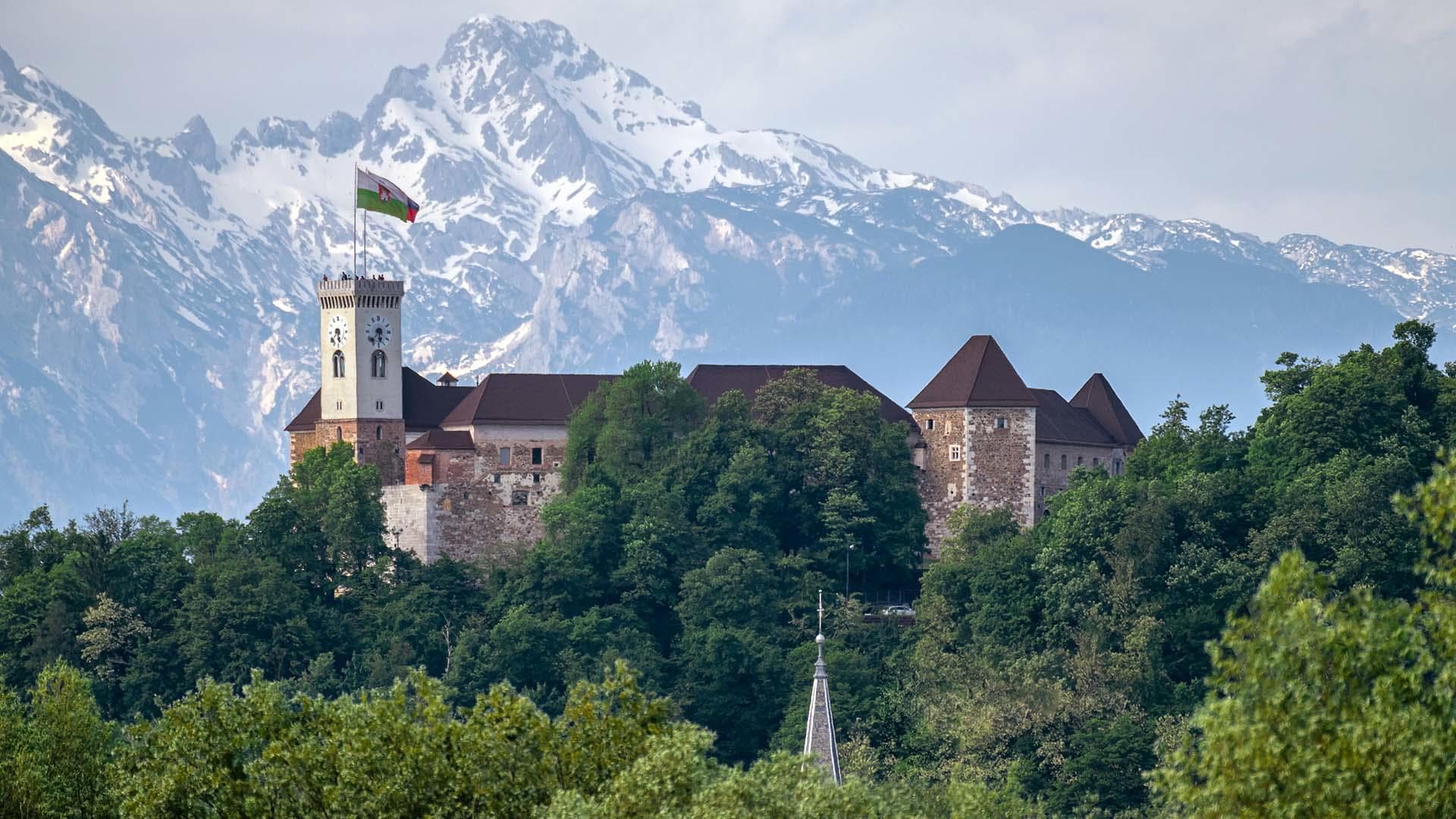 Ljubljana Tourism's Old Town & Castle Tour in Slovenia
