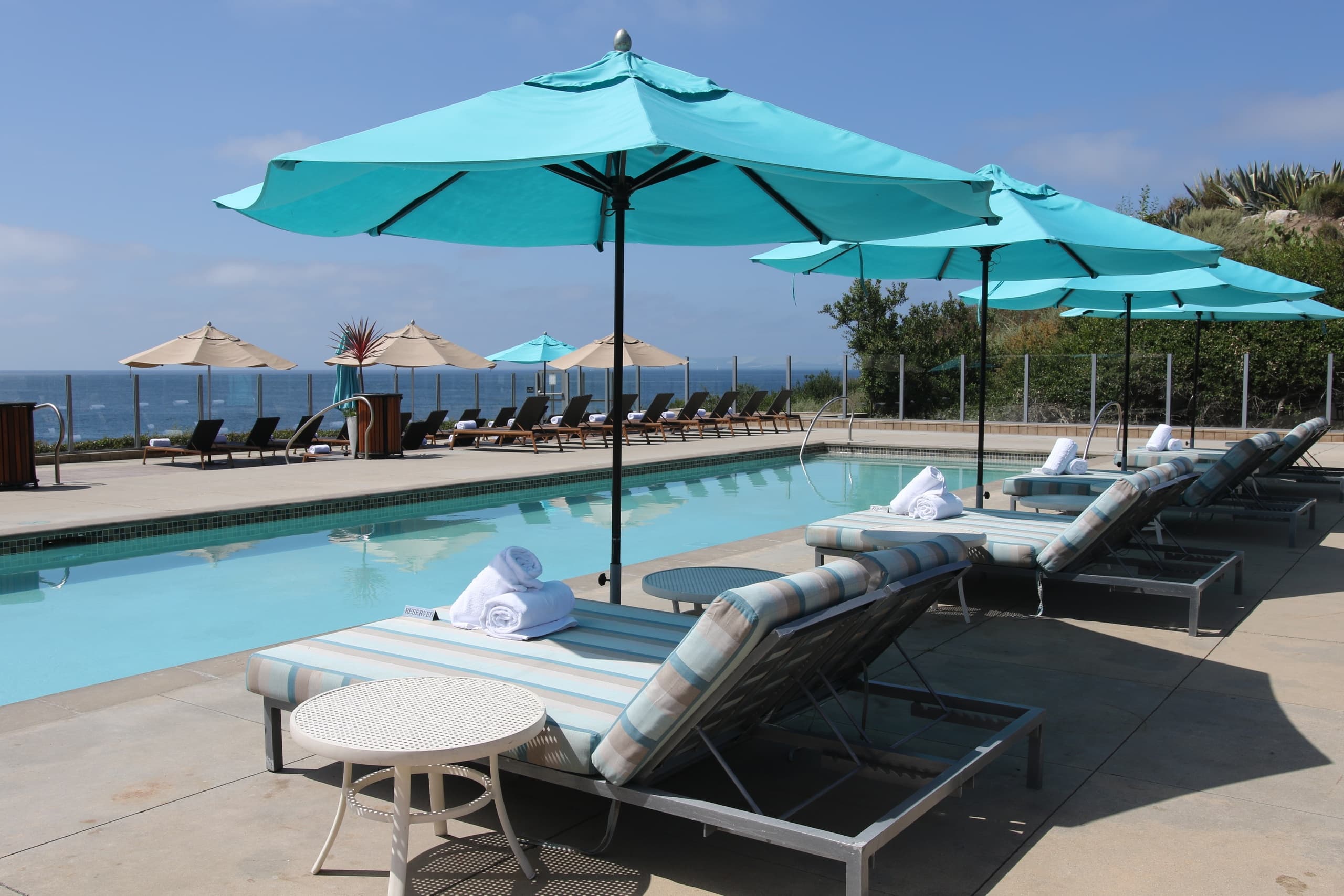 Cielo Pool Daybeds: Luxury Relaxation in Fort Lauderdale