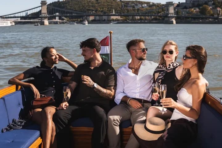 Avalon private cruise on the Danube: one-hour wooden boat tour in Budapest photo 3