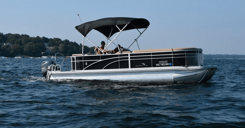 Bennington 25ft Tritoon Rental on Lake Geneva, WI