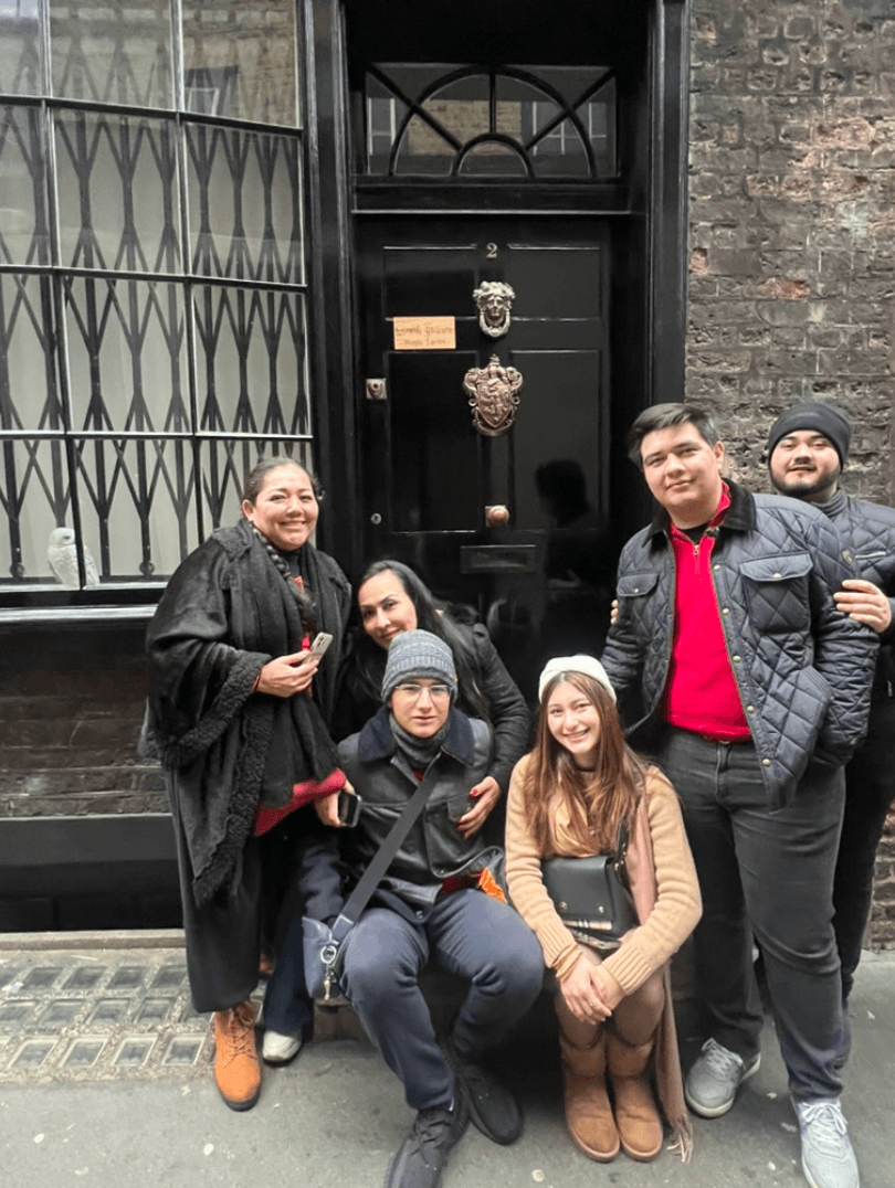 Land Adventures: Harry Potter Film Locations Tour in London