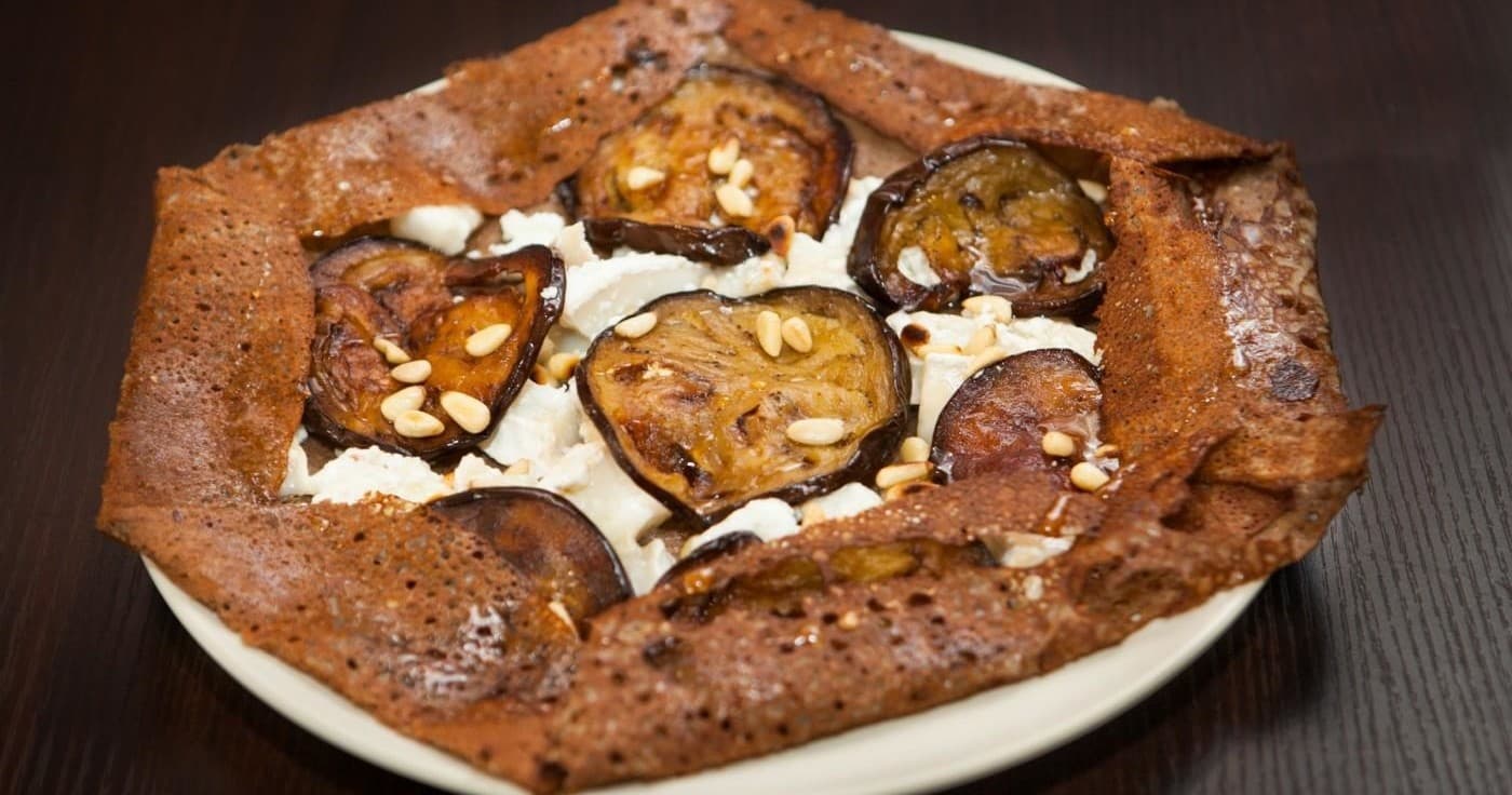 Experience Authentic French Galette and Crêpe Cooking in Paris