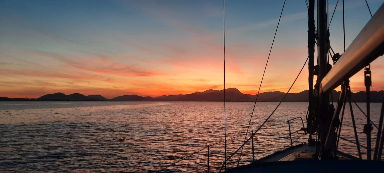 Sailing Sunset Near Aucanada Island: LIBERTAD 3-Hour Sunset Cruise in Mallorca