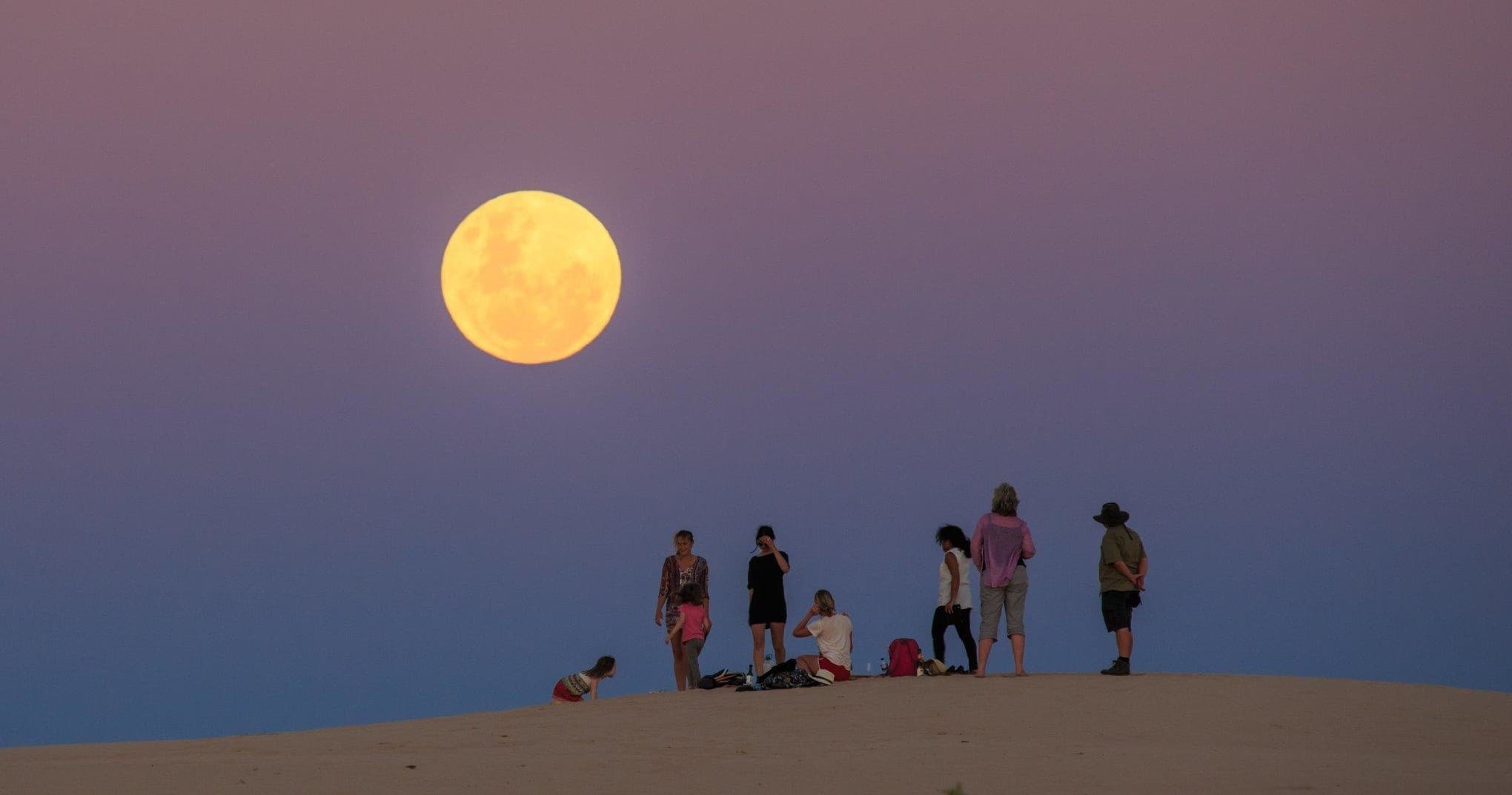 Mungo Full Moon Tour with Outback Geo Adventures