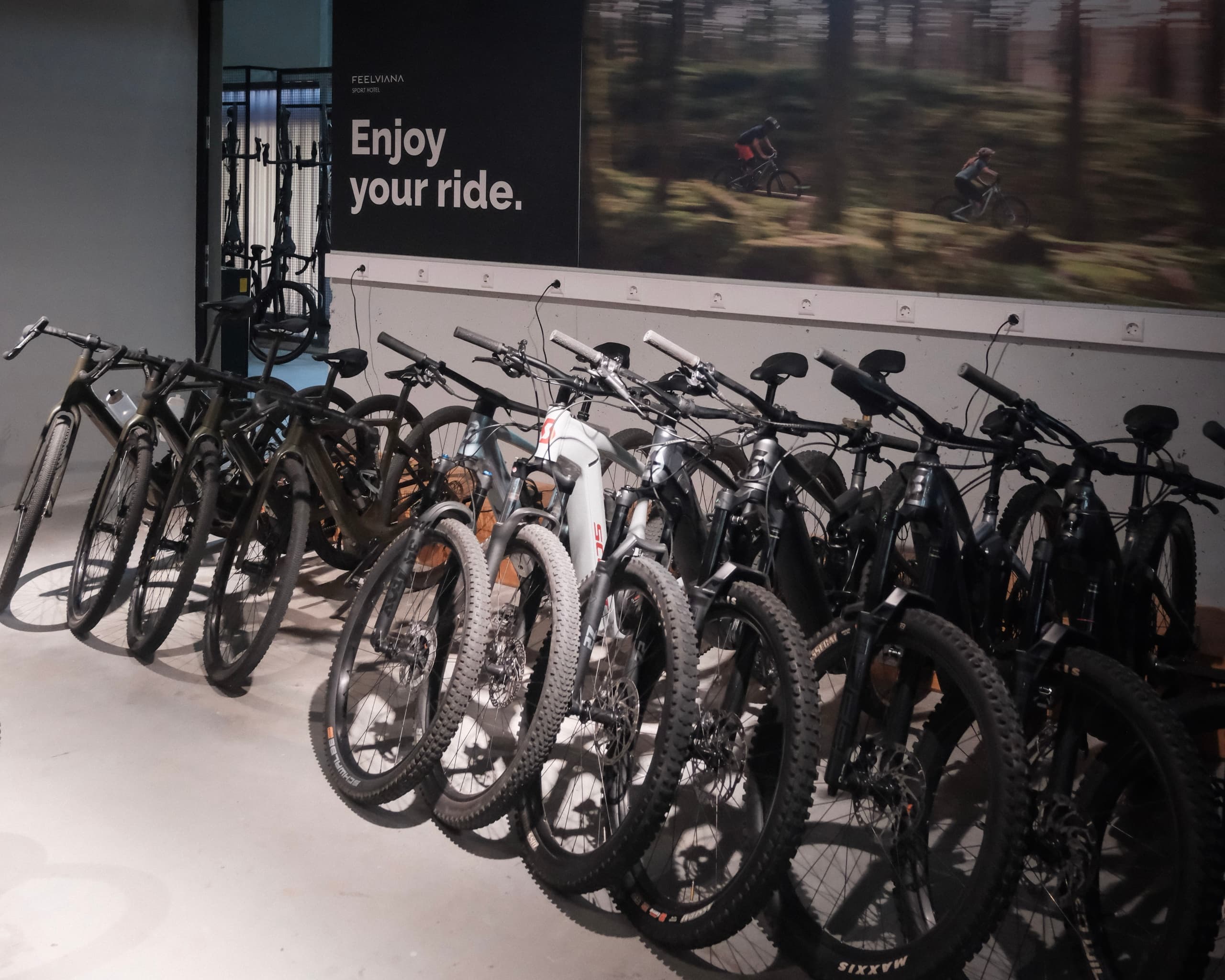 Ride the Coast: E-Gravel Rental Scott E-Gravel Bikes in Viana do Castelo