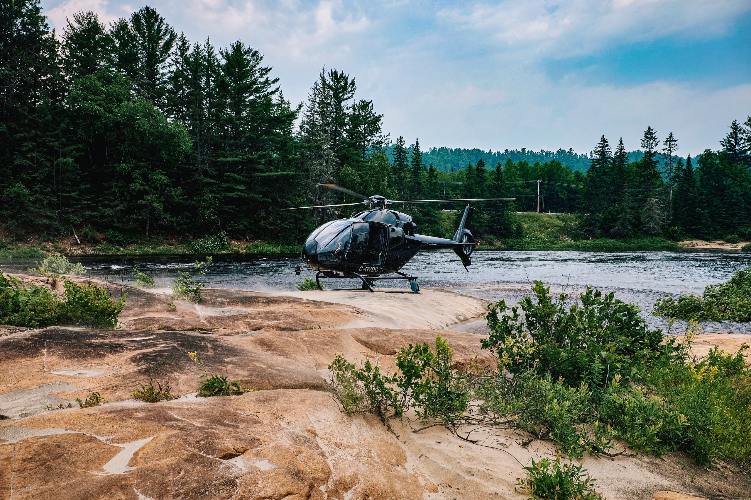 La Mauricie Helicopter Proposal: Private Landing, Champagne & Photographer photo 4