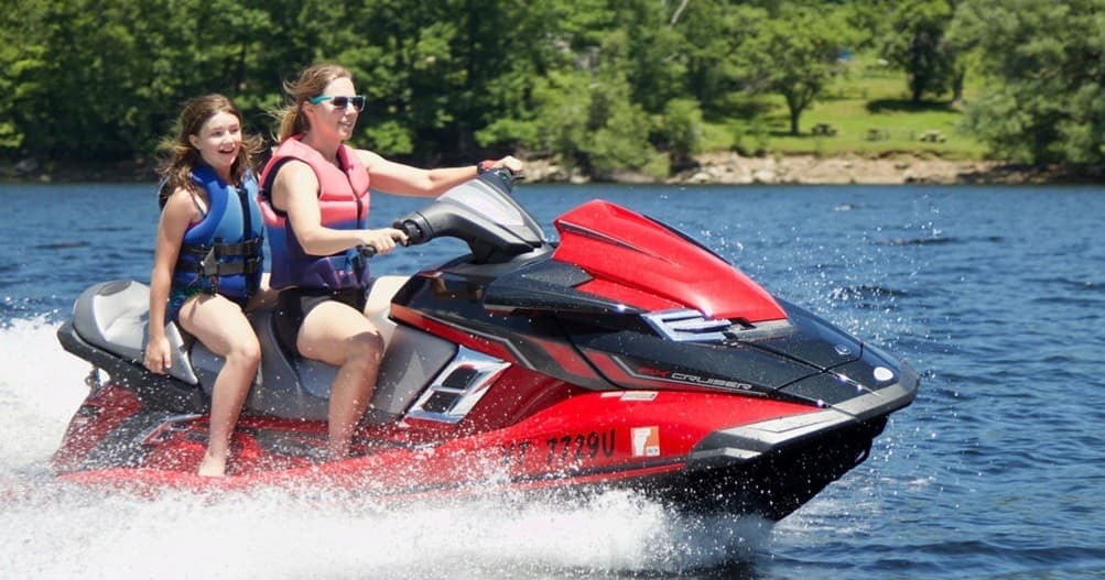 Jet Ski the Chain O' Lakes: High-Speed Adventure on Illinois' Waterway Wonderland