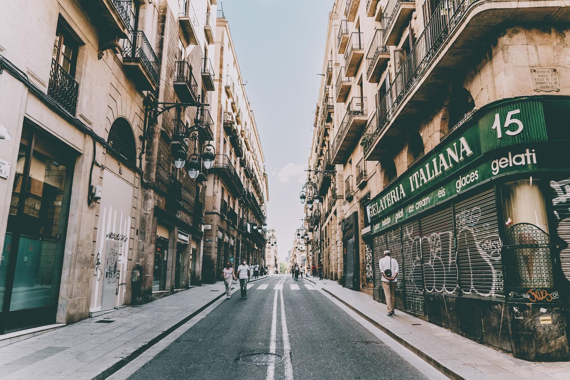 Gothic Quarter Walking Tour & Pintxos with Amigo Tours
