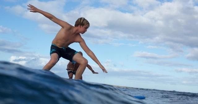 Beginner Surfing at Poipu Beach – A Hawaii Adventure