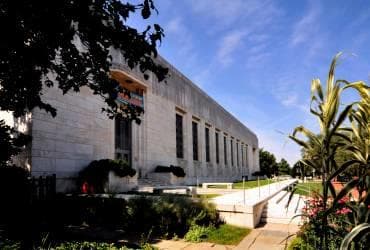 Land Adventures at Folger Shakespeare Memorial Library
