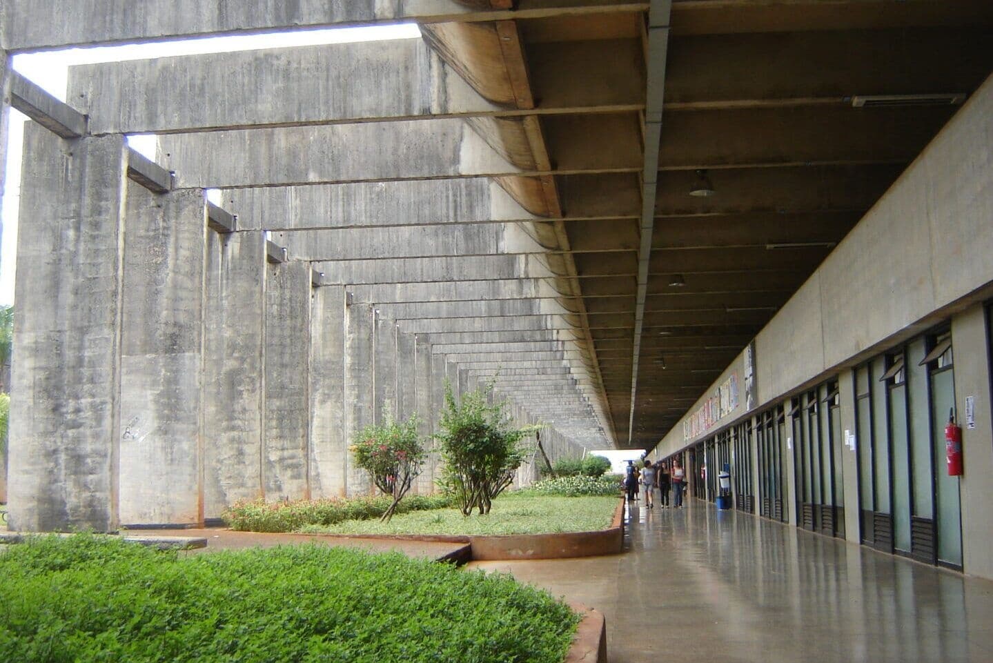 Architectural Journeys at UnB with Artchitectours in Barcelona