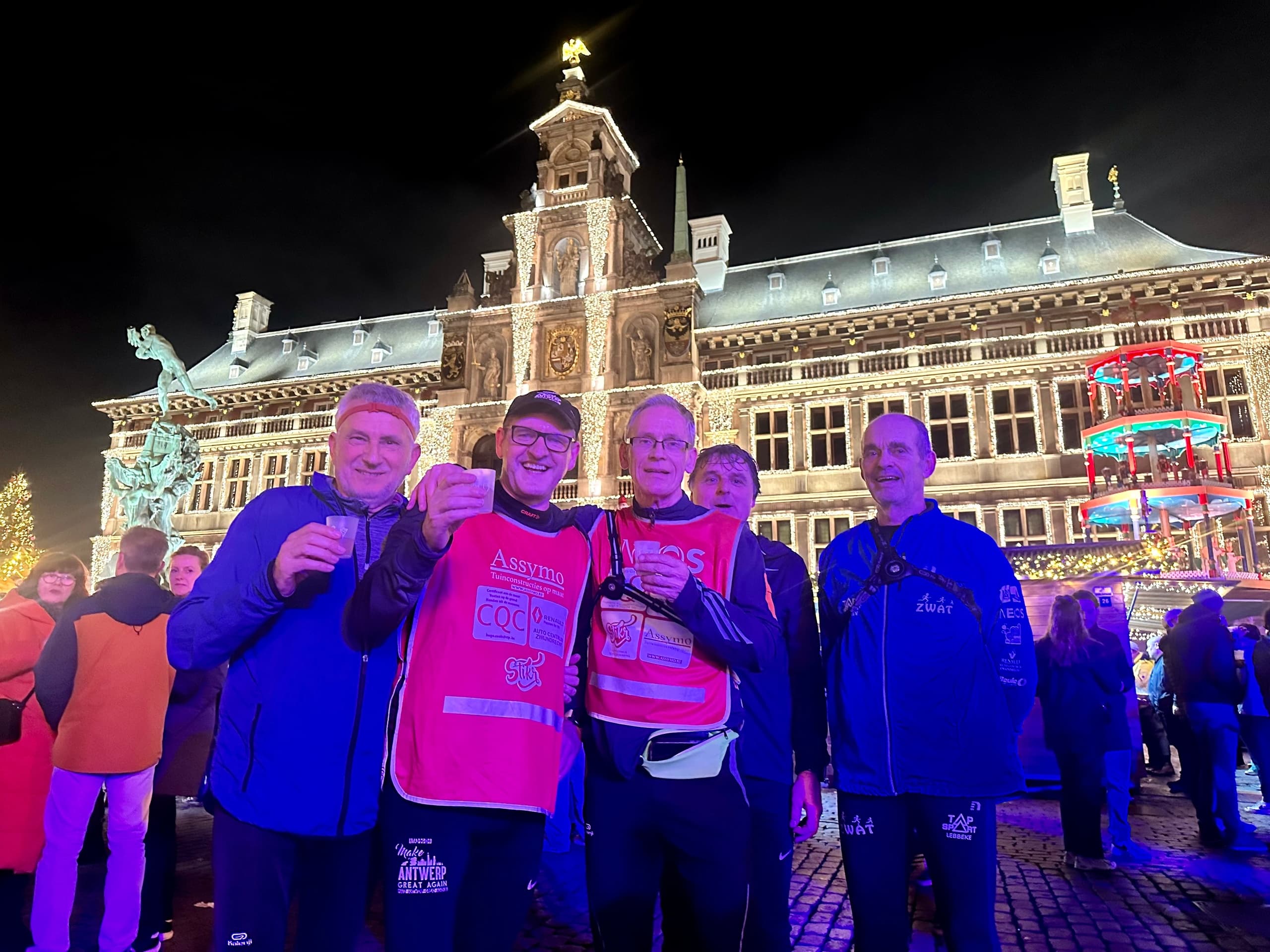Antwerp Christmas Run 2025: 8km Festive Night Run Through the Holiday Market photo 4
