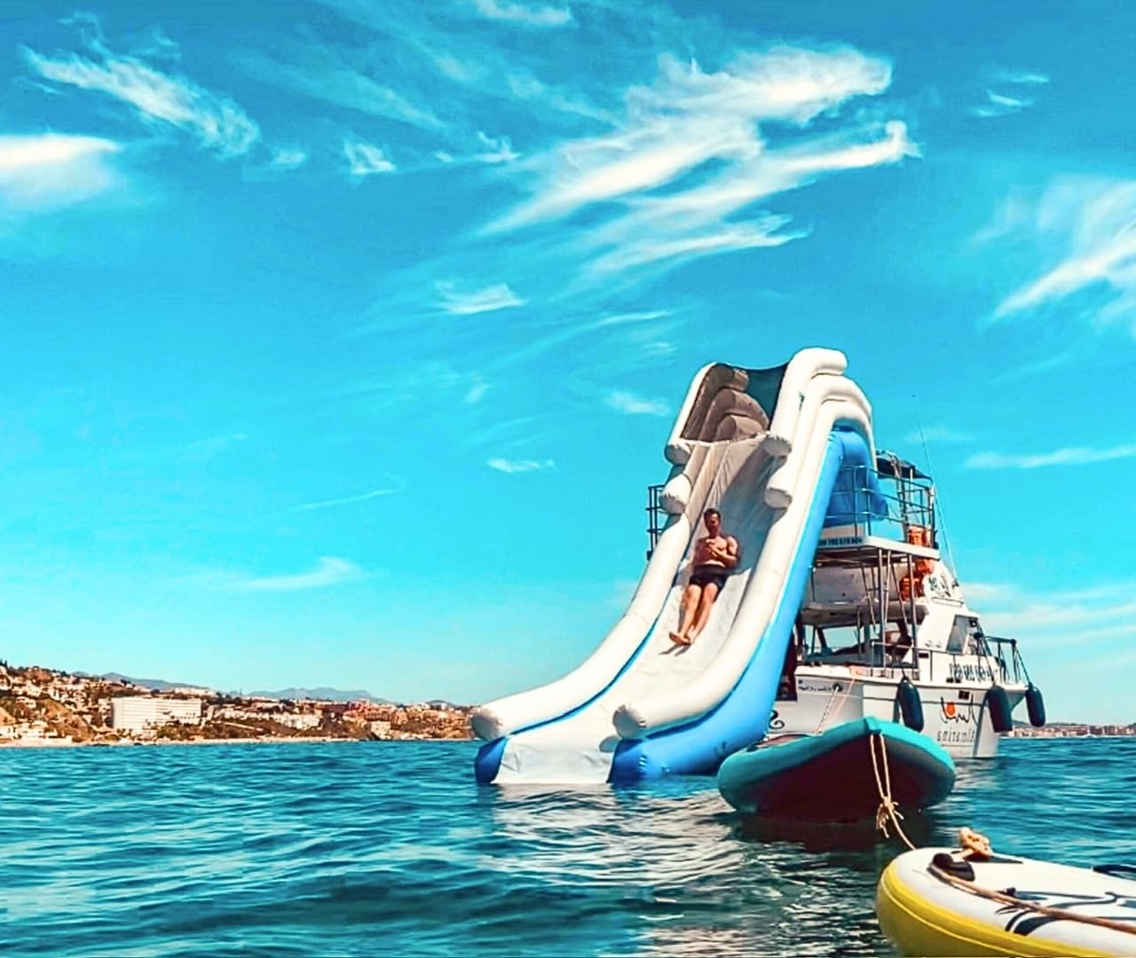 Benalmádena Coast Boat Excursion: Dolphin Watching, Snorkeling & Lunch on the Costa del Sol