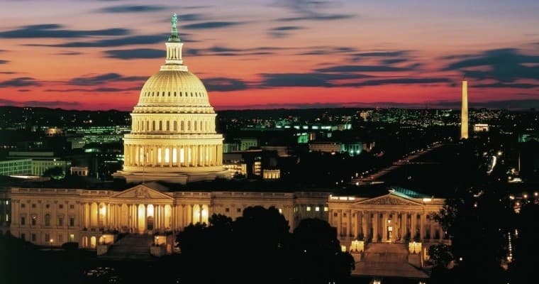 Explore DC's Illuminated Monuments on a Night Walking Tour