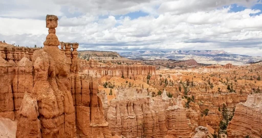 Outdoor Adventure with Desert Solitude: 3-Day Bryce, Capitol Reef & Goblin Valley