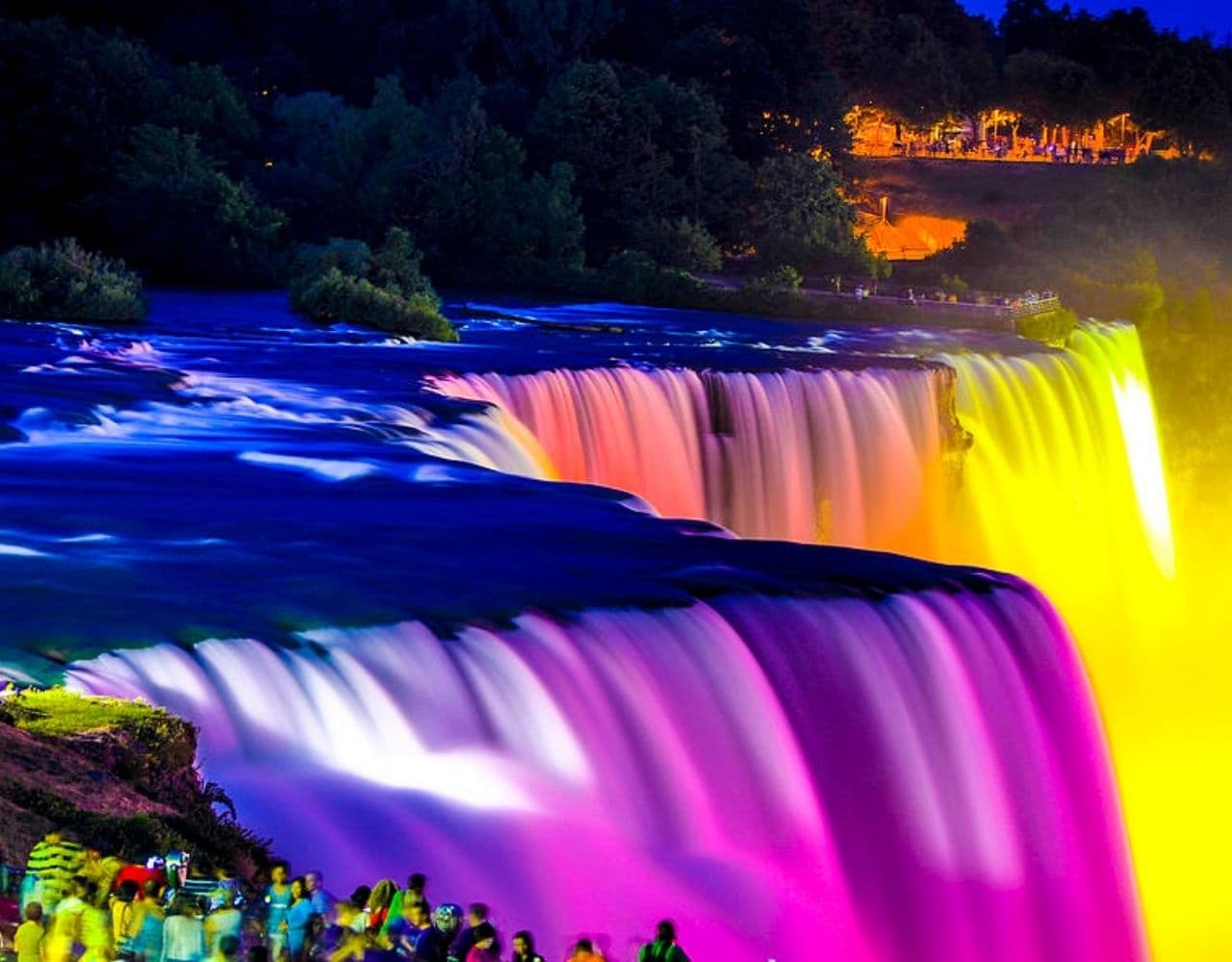 Winter Waterfalls & Lights: Niagara Falls Tour from Toronto & Mississauga