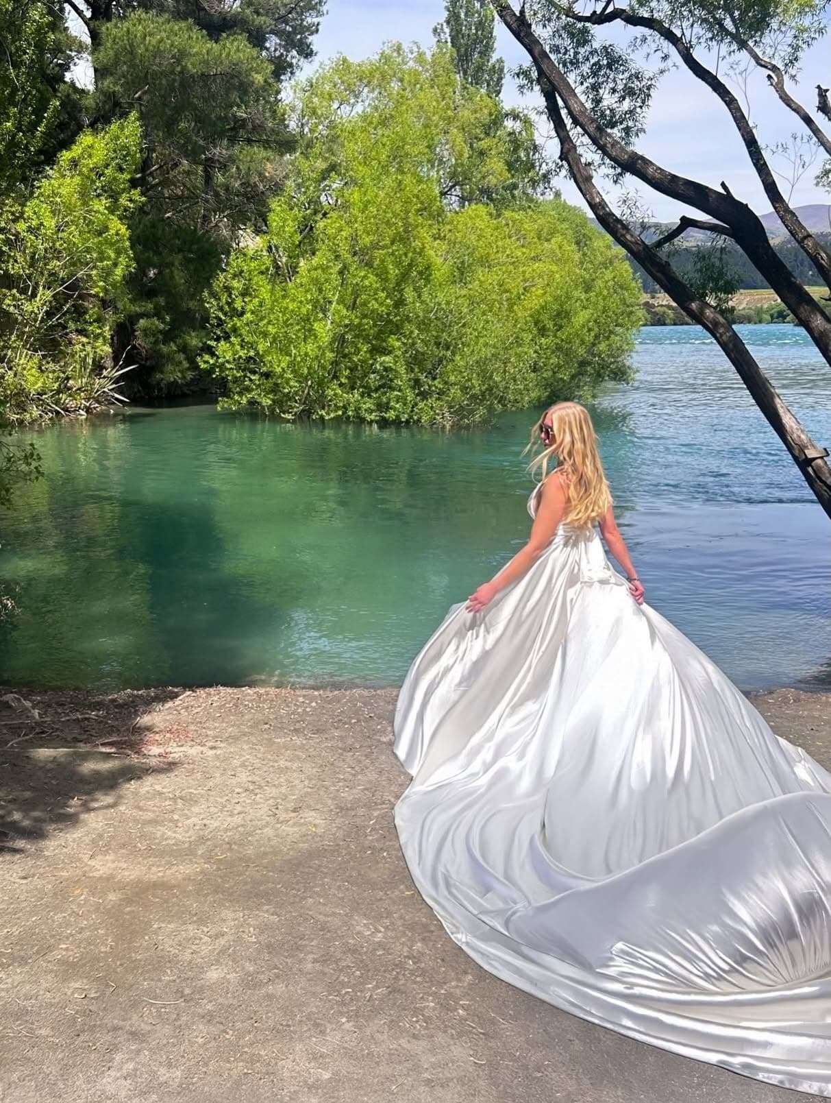 The Goddess: Queenstown Flying Dress Photoshoot on Lake Wakatipu