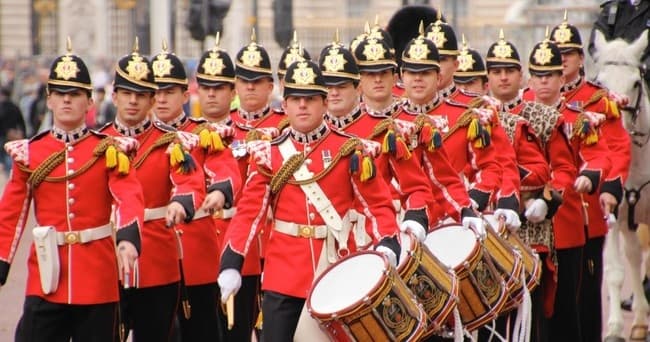 Changing of the Guard Tour in London with Universal Tour Guide