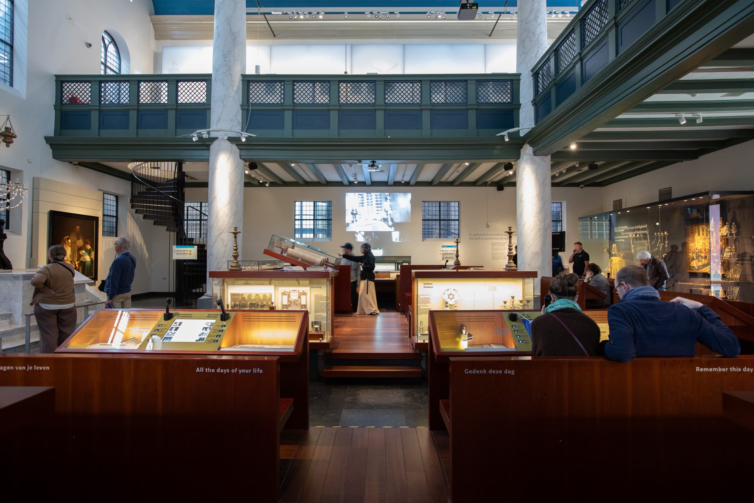 Jewish History Tour in Amsterdam with Amsterdam Food Tours