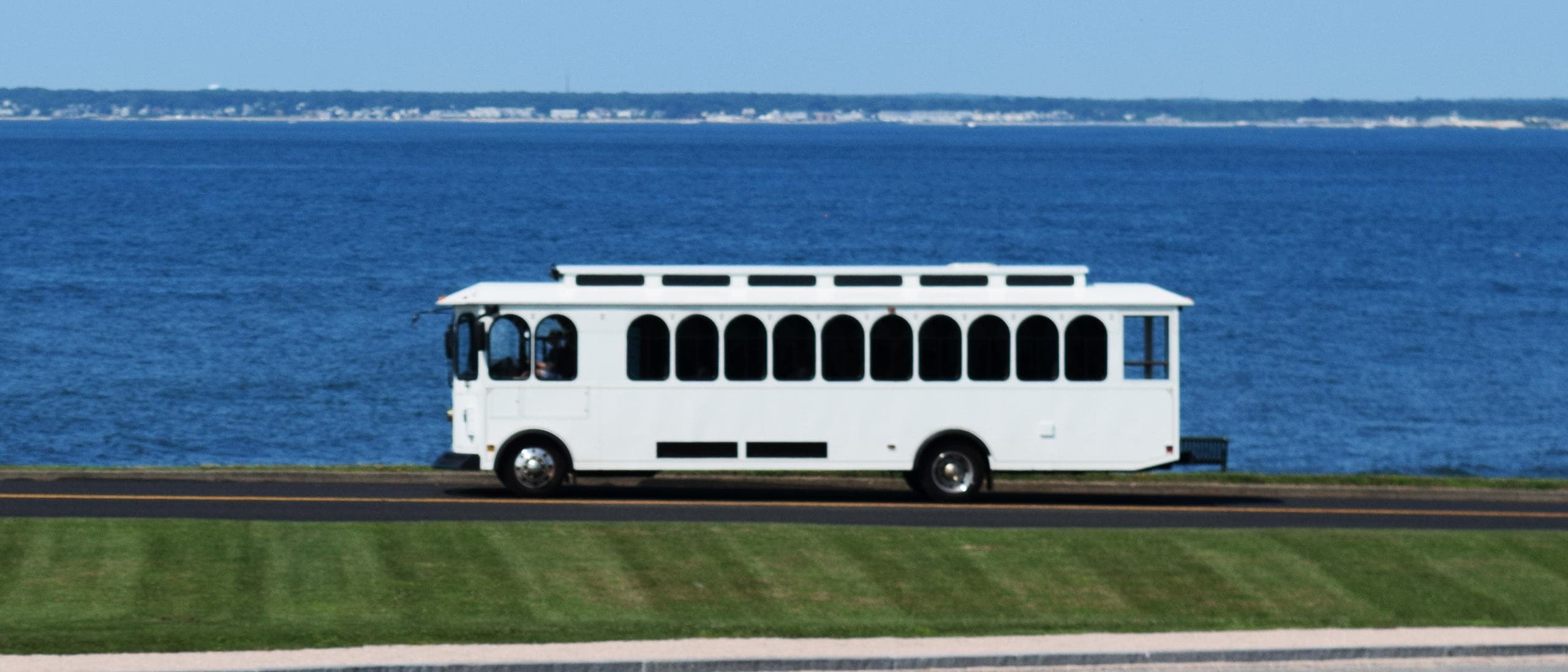 Land-adventures: Newport RI Mansions Scenic Trolley Tour