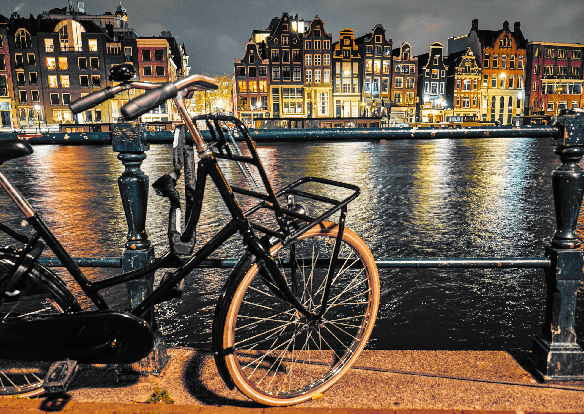 Night Bike Tour of Amsterdam Highlights by Flagship Bike Tours