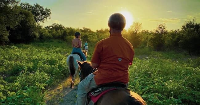 Sunset Group Horse Riding Lessons in Austin, Texas