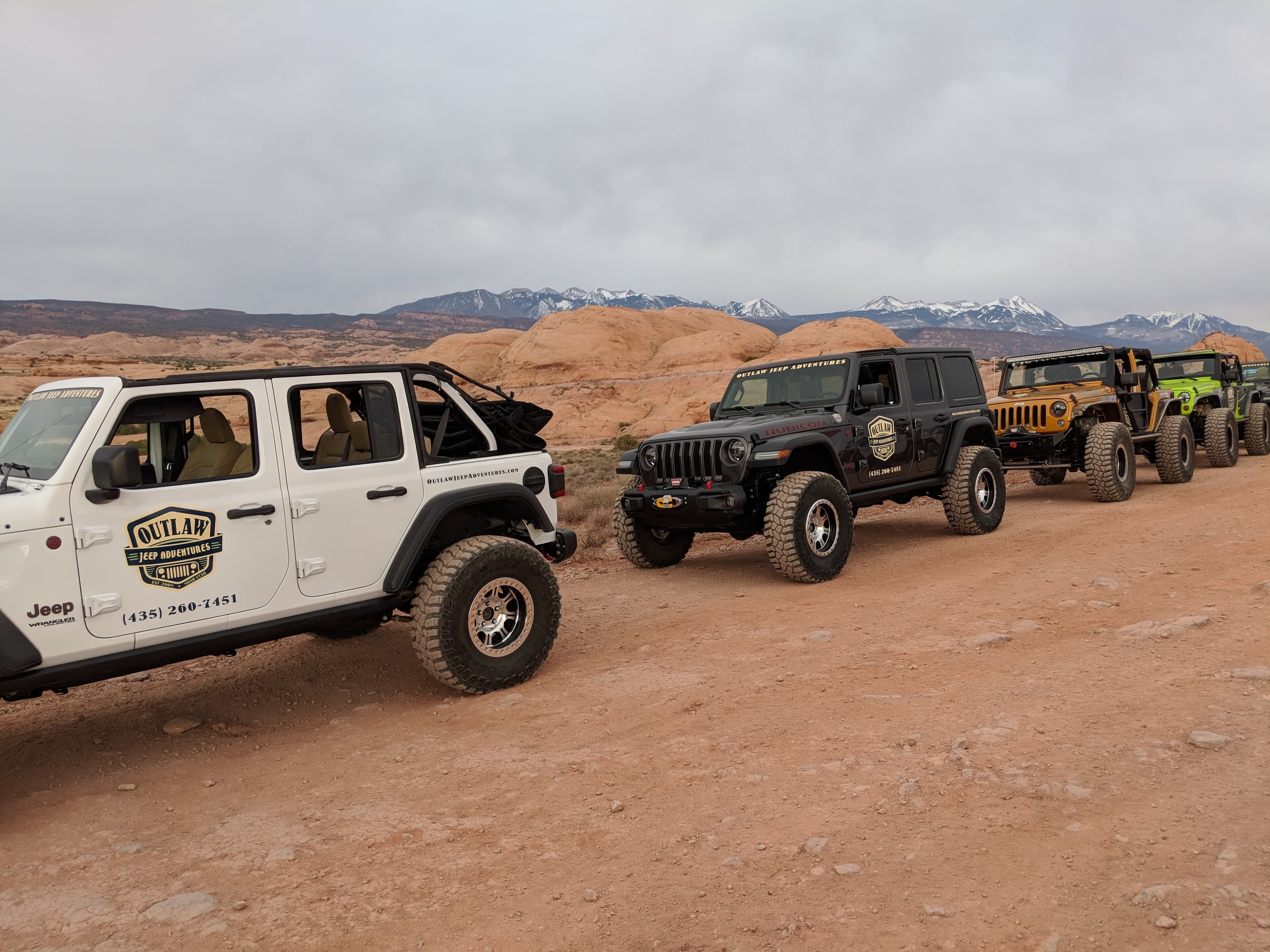 Off-Road Jeep Adventures in Moab's Red Rocks