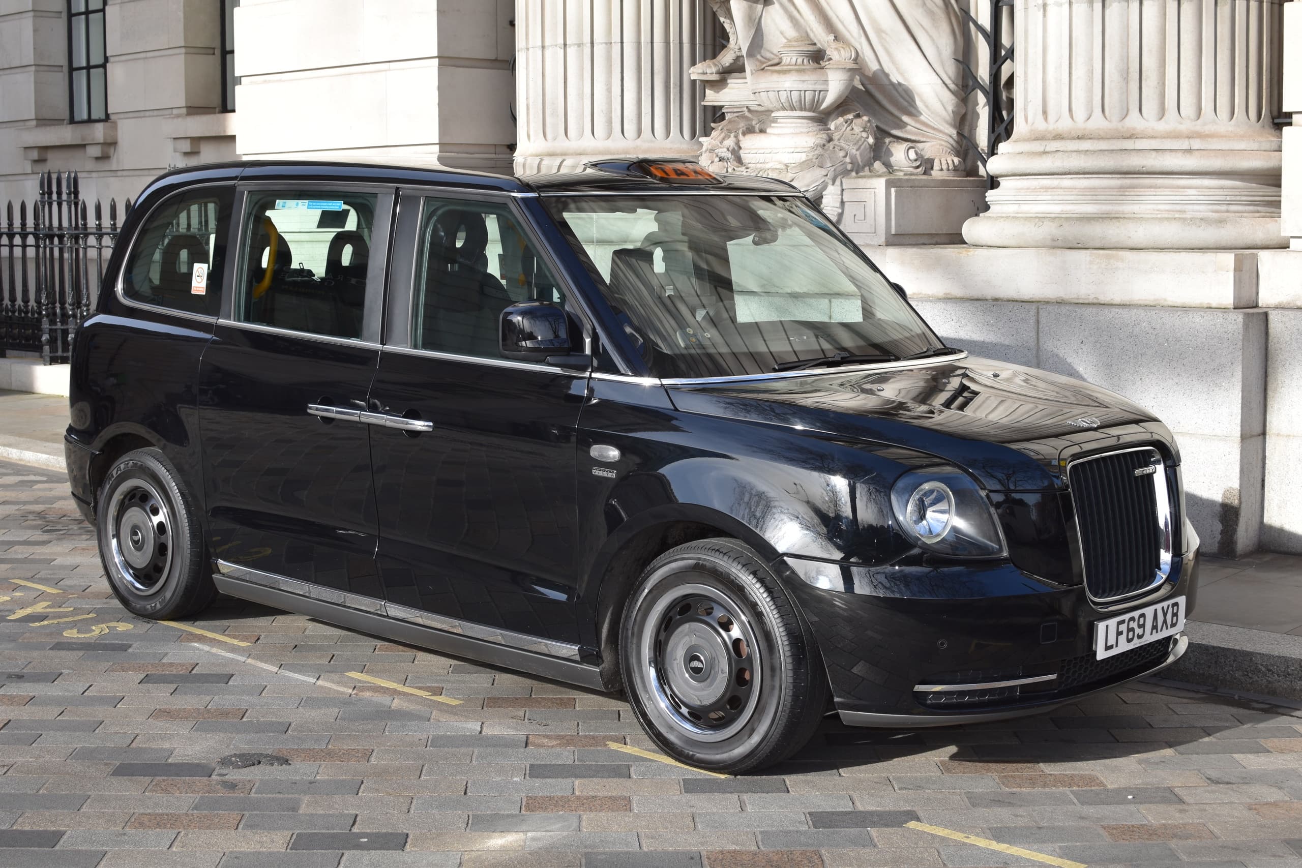 Land Adventures: London Private Taxi Tour with The Adventure Collective