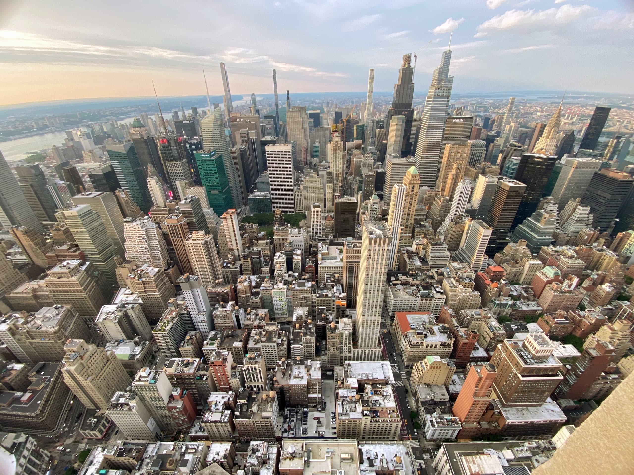 Sunset Walk & Empire State Views with Danish Tour Guide