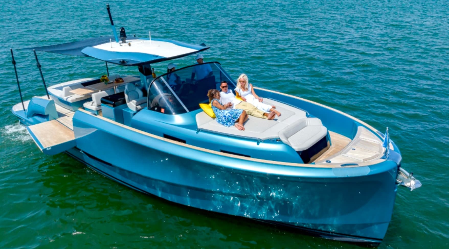 Luxury Yacht Cruises with Miami Boat Experts in Miami Beach