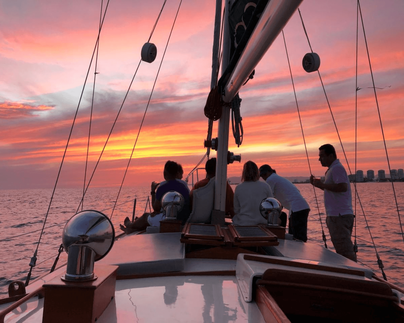 Sunset Sailing in Puerto Vallarta: A Relaxing Evening Escape on the Pacific