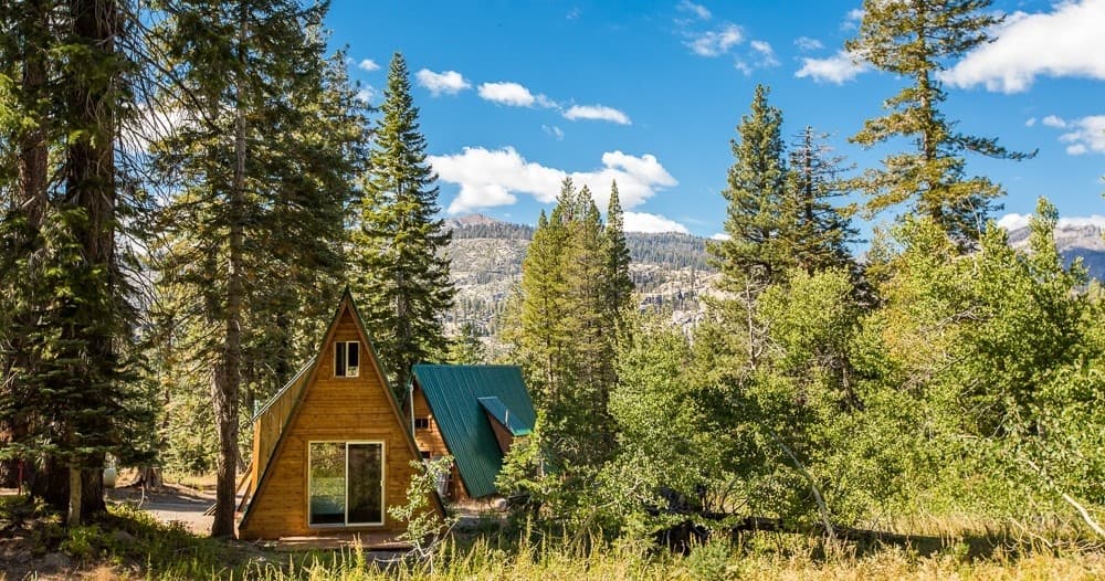 Cozy Mountain Cabin Retreat in Mammoth Lakes, CA