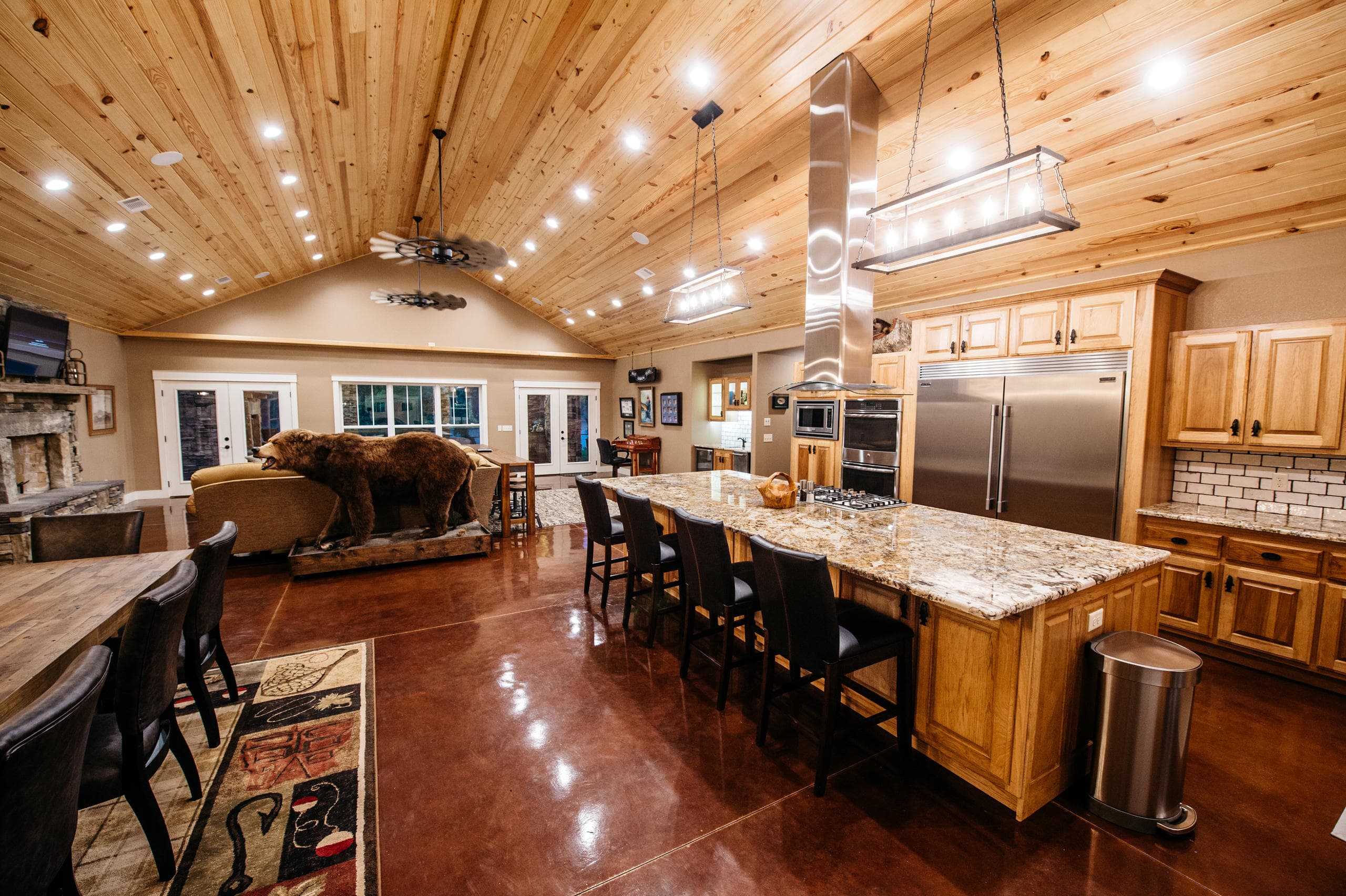 Cozy Lodge Greatroom Retreat in Cotter, Arkansas