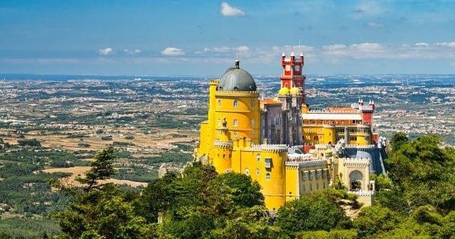 Sintra Day Tour with Amazing Day 4U from Lisbon