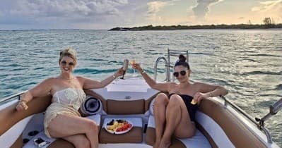 Snorkel Turtles and Shipwrecks: Half Day Cruise in Providenciales photo 1