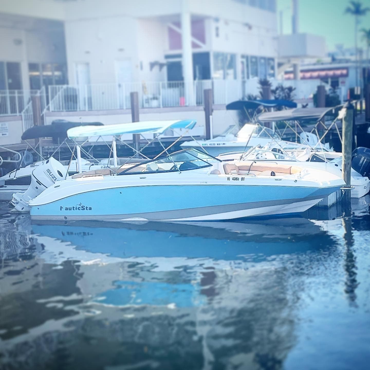 Explore Fort Lauderdale Waters on the 24' Blue Star Sundeck