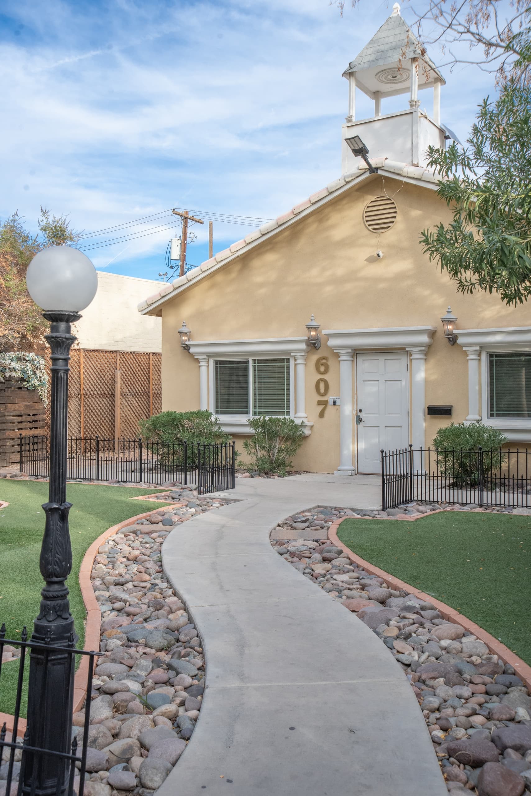 Coffee and Chapels: Downtown Las Vegas Wedding-Chapel Walking Tour photo 2